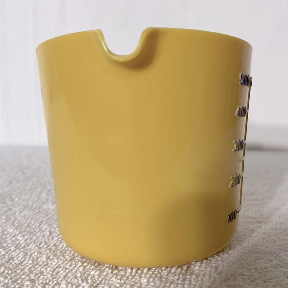 Vintage Crownware Harvest Gold Mustard Yellow 2 Cup Measuring Cup - Picture 3 of 8